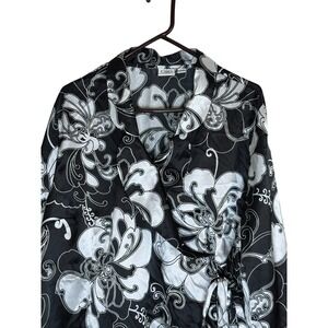 Cato Woman Black White Floral Print Wrap Style Blouse Shirt Top Plus Size 26 28W